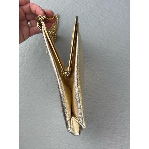 Vintage Shiny Gold Metallic Clutch Evening Bag Buckle Detail Gold Chain Strap - Picture 5 of 11